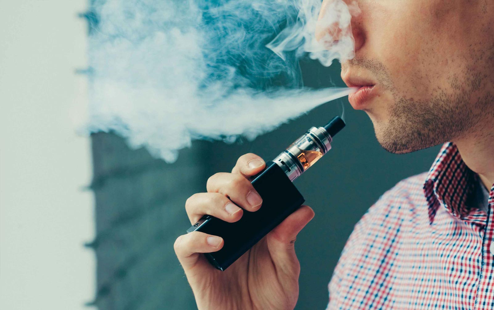 Should Physicians Recommend E-Cigarettes to Their Lung Cancer Patients Who Smoke? What About Their Family
            Members Who Also Smoke?
