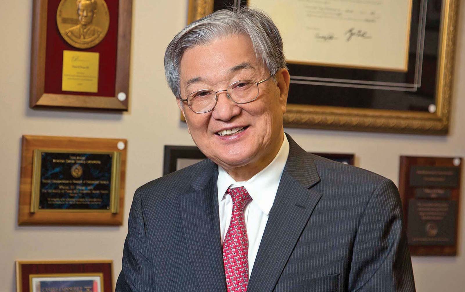 Cancer Research Innovator, Trailblazer, and Mentor Dr. Waun Ki Hong Dies